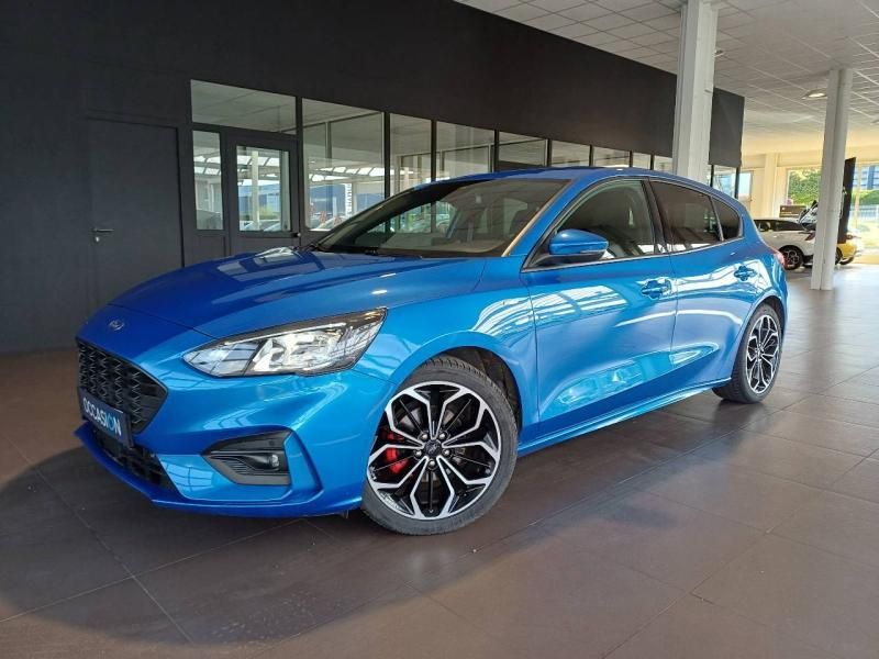 Théobald Occasion FORD Focus essence Berline Bleu